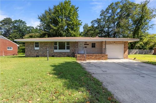2600 W Weaver Rd, Hampton, VA, 23666-3916 | Card Image