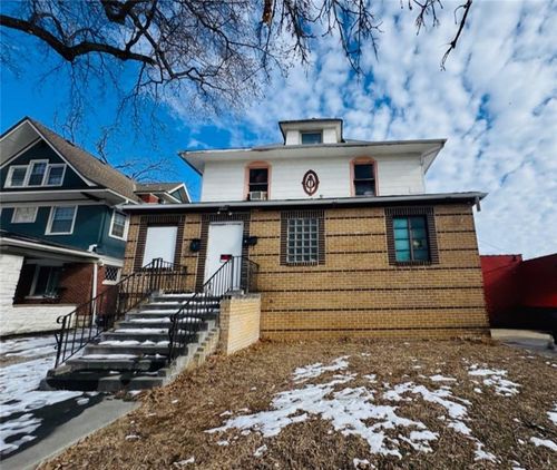 3837 Walnut St, Kansas City, MO, 64111-1517 | Card Image