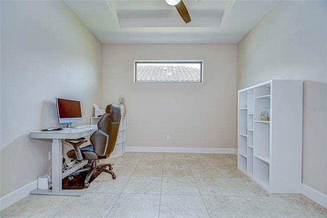 Office/ Den | Image 38