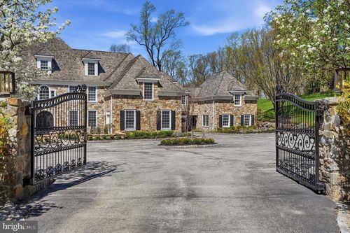1300 Valley Rd, VILLANOVA, PA, 19085-2133 | Card Image