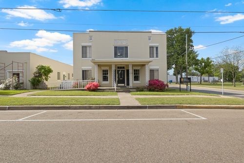 207 W 3rd St, Mount Pleasant, TX, 75455-3922 | Card Image
