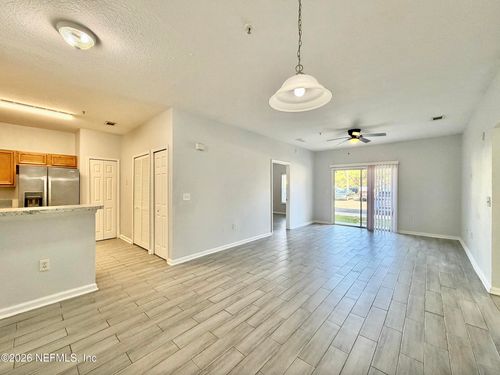 1-7-6880 Skaff Ave, Jacksonville, FL, 32244-7867 | Card Image