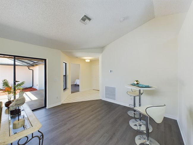 6256 - 6256 Mirror Lake Ct, Condo with 2 bedrooms, 2 bathrooms and null parking in Sebastian FL | Image 5