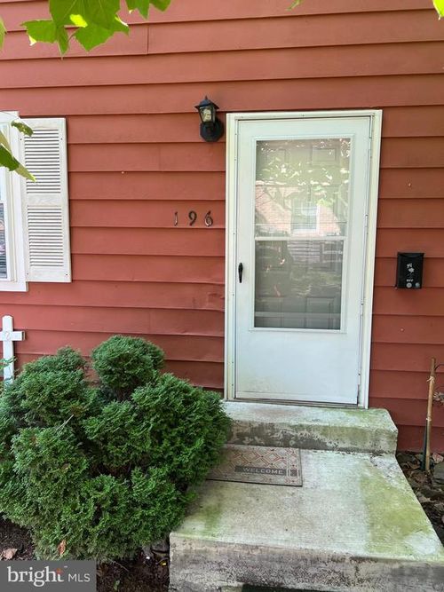 196 Lexington Rd, SCHWENKSVILLE, PA, 19473-1203 | Card Image