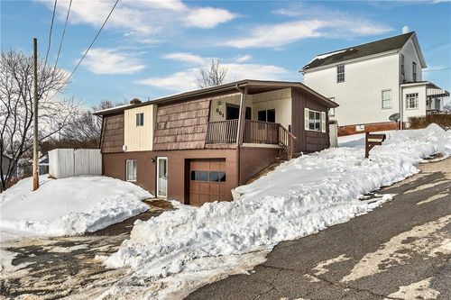 861 Walnut St, Rochester, PA, 15074-1334 | Card Image