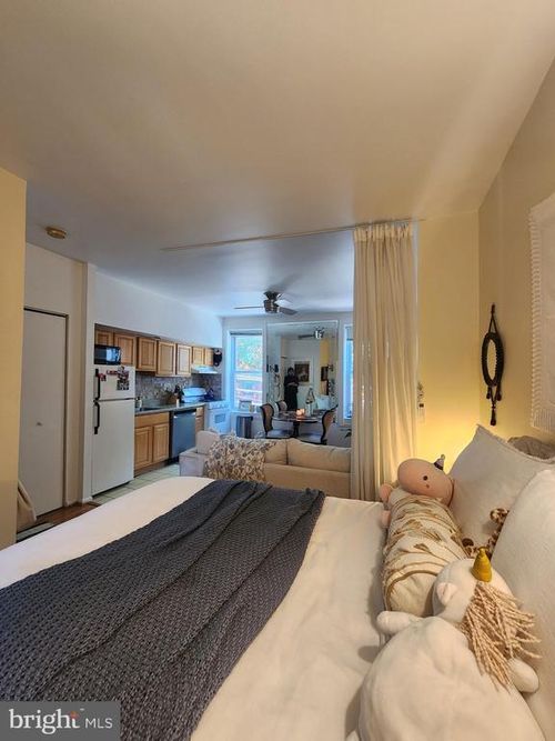 2f-2018 Bainbridge St, PHILADELPHIA, PA, 19146-1361 | Card Image