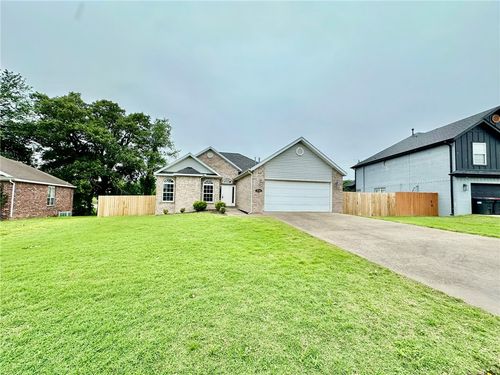 2846 Eaglecrest Cir, Springdale, AR, 72762-8092 | Card Image
