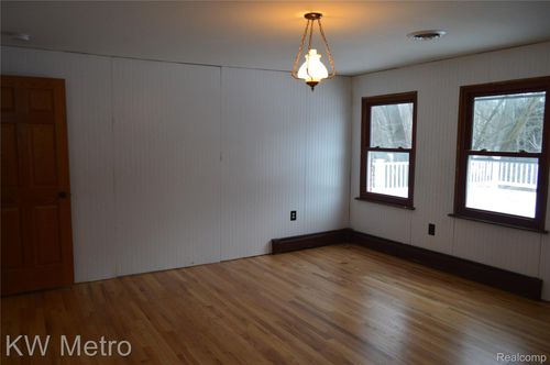 8665 Meskill Rd, Columbus, MI, 48063-1900 | Card Image