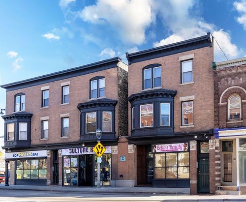 958 N 27th St, Milwaukee, WI, 53208-3500 | Card Image