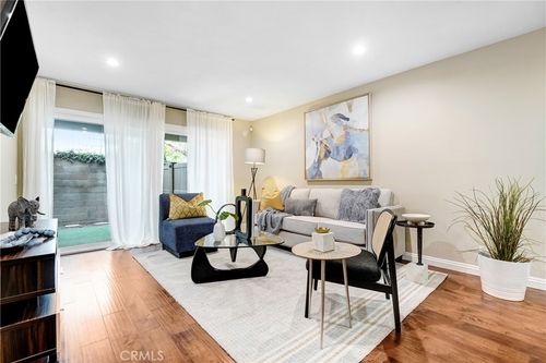 26-6882 Alondra Blvd, Paramount, CA, 90723-3757 | Card Image