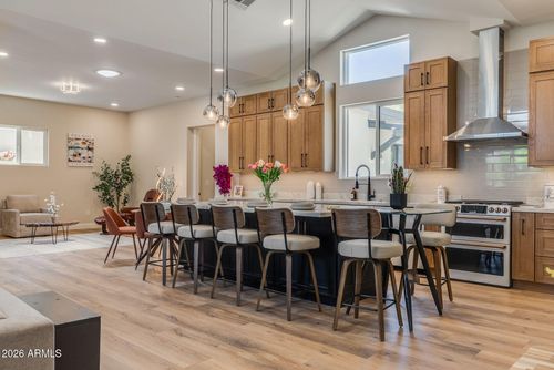 9024 N 28th St, Phoenix, AZ, 85028-4703 | Card Image