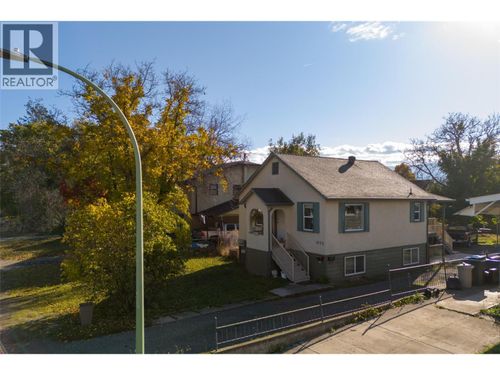 1025 Laurier Ave, Kelowna, BC, V1Y6B2 | Card Image