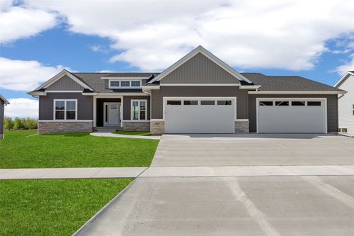 3009 Prairielight Ct, Hiawatha, IA, 52233-2802 | Card Image