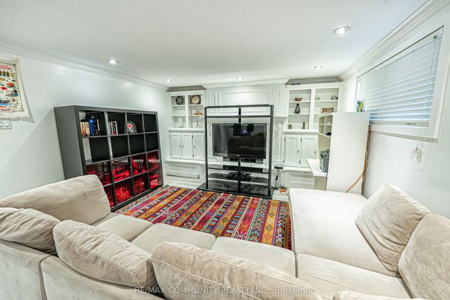 702 Castleguard Cres, House other with 4 bedrooms, 2 bathrooms and 4 parking in Burlington ON | Image 28
