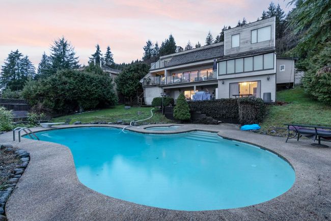 1591 Chartwell Drive, House other with 5 bedrooms, 4 bathrooms and 6 parking in West Vancouver BC | Image 4
