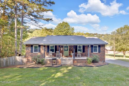 674 Sumpter Rd, Kingsport, TN, 37663-3166 | Card Image