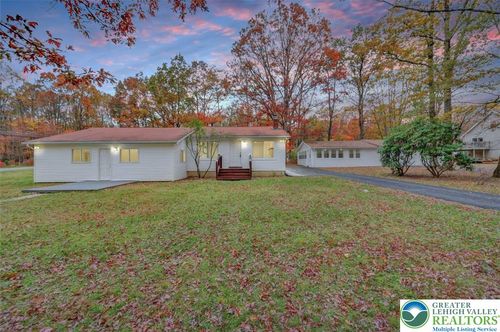 752 Toll Rd, Effort, PA, 18330-8083 | Card Image