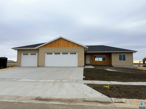 612 Wildwood Ave, Colman, SD, 57017-2083 | Card Image