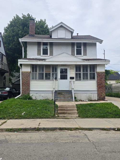 2563 N Hubbard St, Milwaukee, WI, 53212-2844 | Card Image