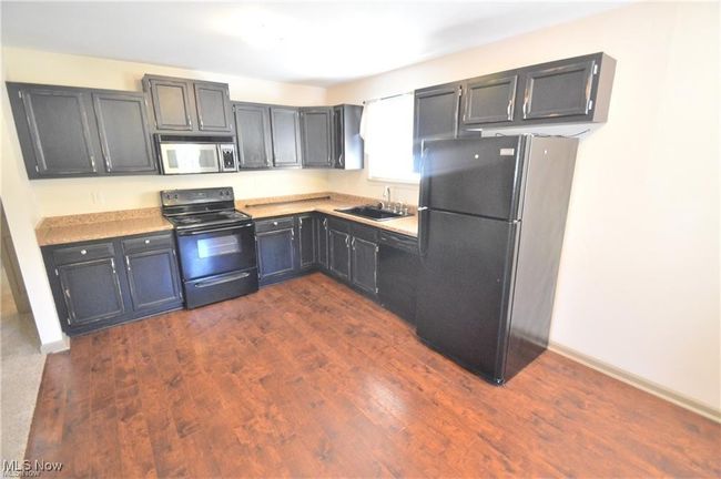 414 Orchard Dr, Condo with 2 bedrooms, 1 bathrooms and null parking in Leetonia OH | Image 5