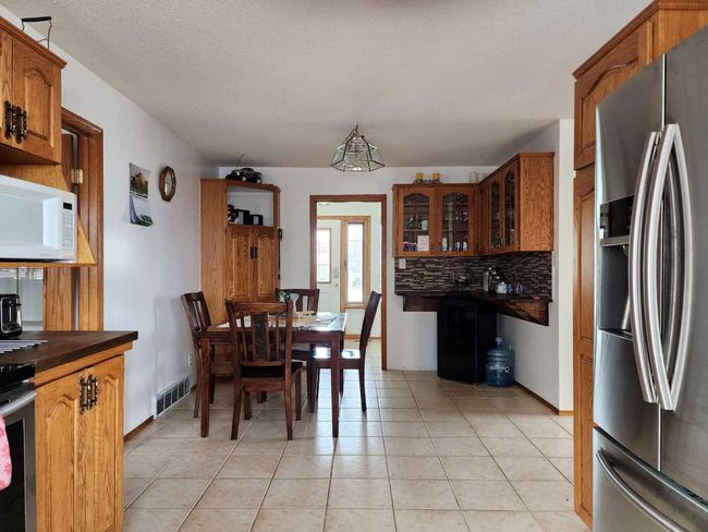 415 8 Street N, House other with 4 bedrooms, 3 bathrooms and 4 parking in Picture Butte AB | Image 5