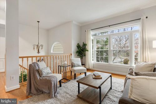 4416 S Pershing Ct, Arlington, VA, 22204-1379 | Card Image