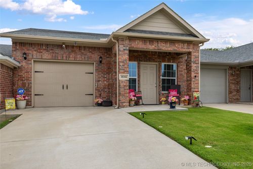 1614 Shenandoah Rdg, Ardmore, OK, 73401-1638 | Card Image