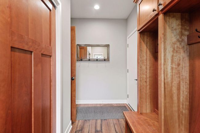 Mudroom with Lockers | Image 21