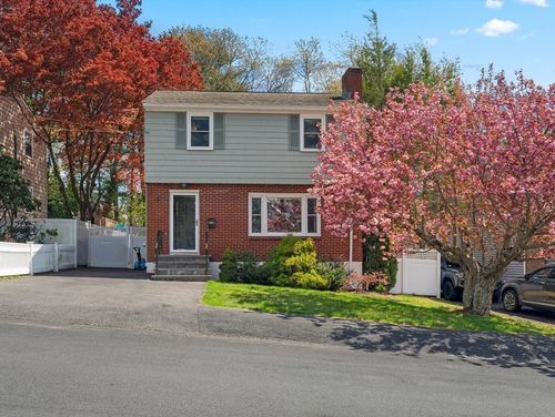 18 Crosstown Ave, Boston, MA, 02132-5704 | Card Image