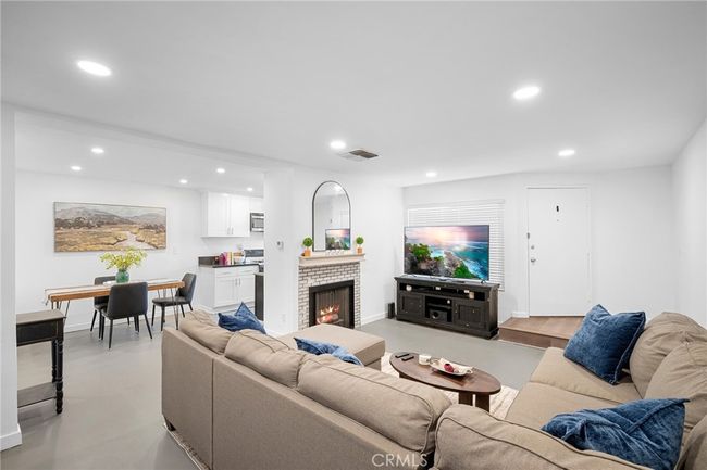 5 - 3827 W Avenue 41, Condo with 3 bedrooms, 3 bathrooms and 2 parking in LOS ANGELES CA | Image 8