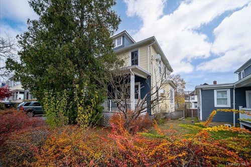 65 Worrall Ave, Poughkeepsie, NY, 12603-2333 | Card Image