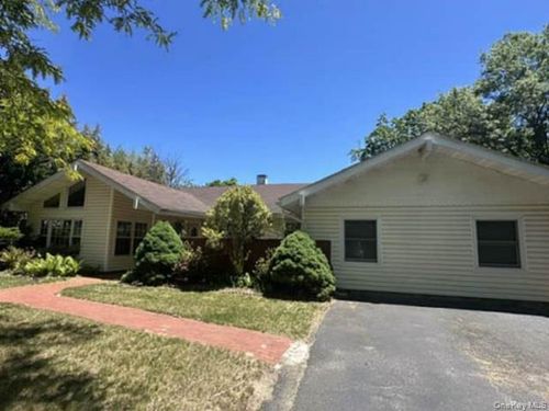 46 Andover Dr, Coram, NY, 11727-2301 | Card Image