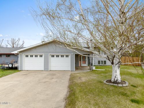 1302 10th Ave W, Williston, ND, 58801-4048 | Card Image