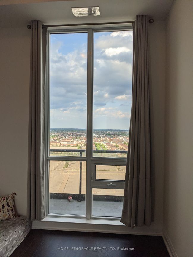 1705 - 9582 Markham Rd, Condo with 3 bedrooms, 2 bathrooms and 1 parking in Markham ON | Image 5
