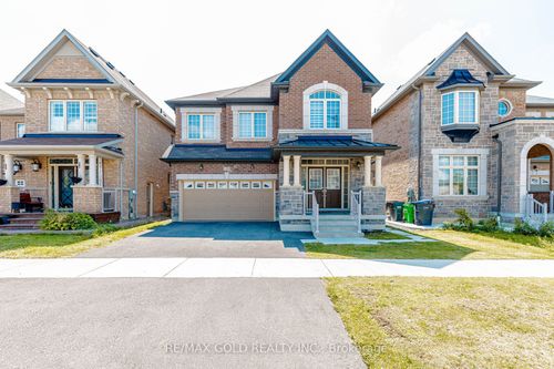 33 Tiger Cres, Brampton, ON, L6R4C1 | Card Image