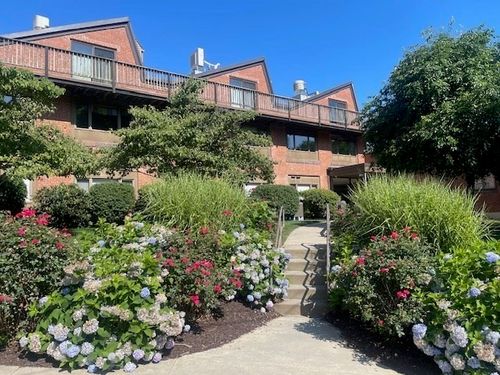 2l-267 Locust St, Northampton, MA, 01062-2059 | Card Image