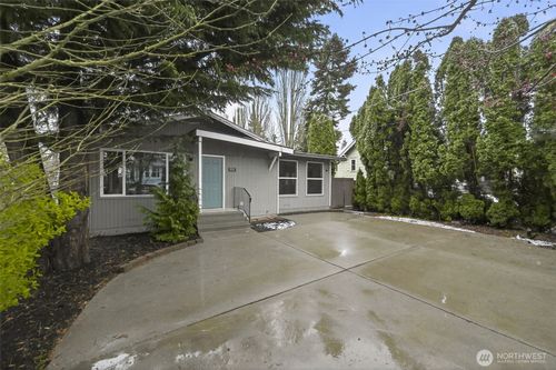 8742 3rd Ave Nw, Seattle, WA, 98117-3109 | Card Image