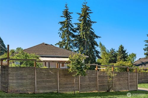 209 N 90th St, Seattle, WA, 98103-3641 | Card Image