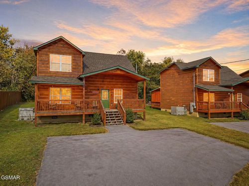 216 Caton Rd, Sevierville, TN, 37862-7002 | Card Image
