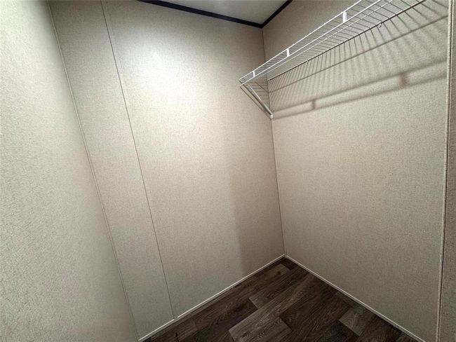 Closet | Image 13