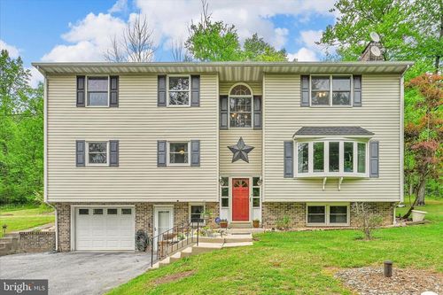 5220 Oley Turnpike Rd, READING, PA, 19606-9573 | Card Image