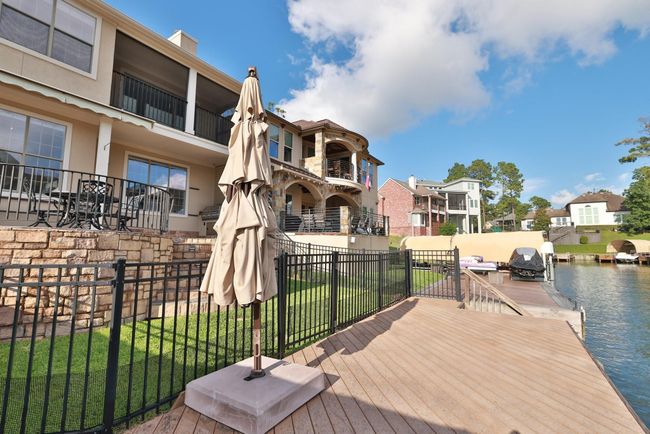 Rear deck perfect for laying out or fishing | Image 41