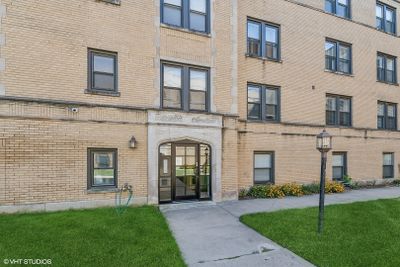 3W - 5148 N Avers Avenue, Condo with 2 bedrooms, 2 bathrooms and null parking in Chicago IL | Image 3