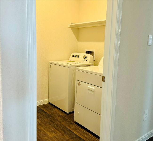 Laundry Room | Image 12