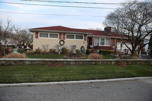 60 Aetna St, Somerset, MA, 02726-2601 | Card Image