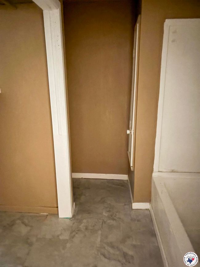 100 Roosevelt Rd, House other with 2 bedrooms, 1 bathrooms and null parking in Hooks TX | Image 6