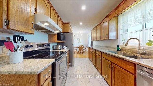 30 Greenhill Dr, House other with 4 bedrooms, 2 bathrooms and 4 parking in Peterborough ON | Image 17