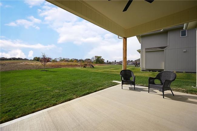 3105 Nw Berkebile Ln, House other with 4 bedrooms, 4 bathrooms and null parking in Lee's Summit MO | Image 36