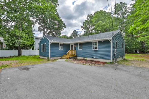668 W Hollis St, Nashua, NH, 03062-1300 | Card Image
