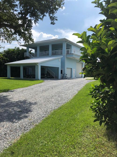 1555 S Banana River Dr, MERRITT ISLAND, FL, 32952-2909 | Card Image